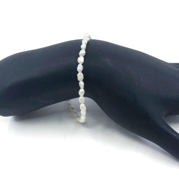 Dainty Freshwater Pearl Bead Bracelet - Picture 1 of 6